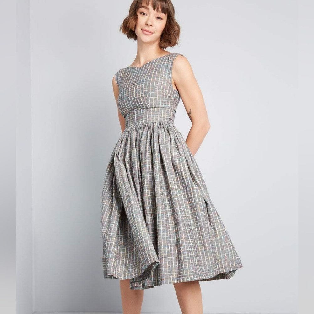 ModCloth Fabulous Fit and Flare dress with pockets! Grey multi-color